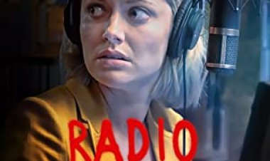 מאזינה על הקו לצפייה ישירה עם תרגום מובנה | Radio Silence