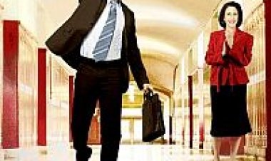 בחזית הכיתה תרגום מובנה לצפייה ישירה