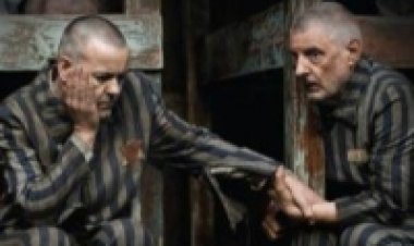 אלוהים על דוכן הנאשמים תרגום מובנה לצפייה ישירה