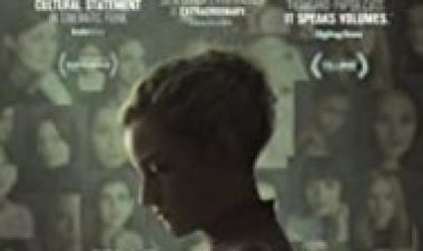 עוזרת אישית לצפייה ישירה עם תרגום מובנה | The Assistant