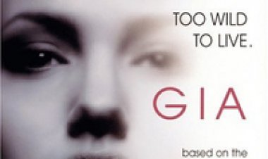 ג'יה אנגלינה גולי. תרגום מובנה לצפייה ישירה