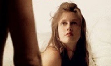 צעירה ויפה תרגום מובנה לצפייה ישירה