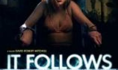 משהו עוקב אחרי תרגום מובנה לצפייה ישירה | It Follows