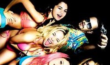 ספרינג ברייקרס (2013) תרגום מובנה לצפייה ישירה