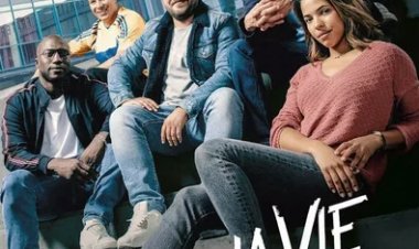 היועצת לצפייה ישירה עם תרגום מובנה | La vie scolaire School Life