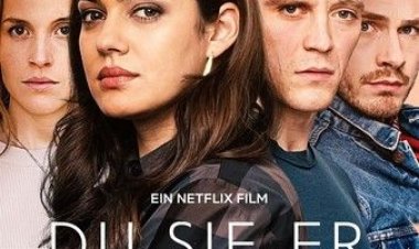 אני את אתה אנחנו לצפייה ישירה עם תרגום מובנה | The Four of Us