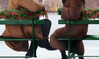 משהו מטיפני לצפייה ישירה עם תרגום מובנה | Something from Tiffanys