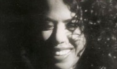 מרגלית צנעני – המיטב אלבום להורדה