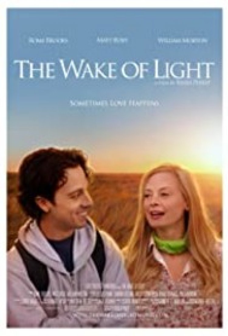 התעוררות האור לצפייה ישירה עם תרגום מובנה | The Wake of Light