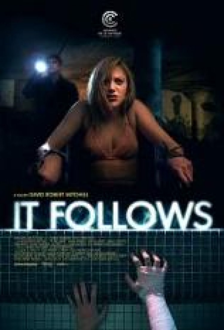 משהו עוקב אחרי תרגום מובנה לצפייה ישירה | It Follows
