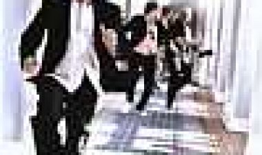 גבר שב הביתה כתובית | Man Comes Home Subtitle