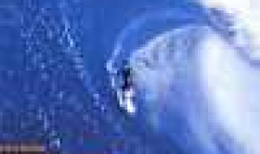 לצעוד אל הנוזל כתובית | Step Into Liquid Subtitle