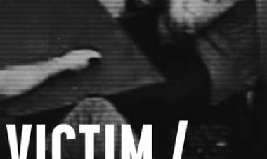 מקורבן לחשודה כתובית | Victim/Suspect Subtitle