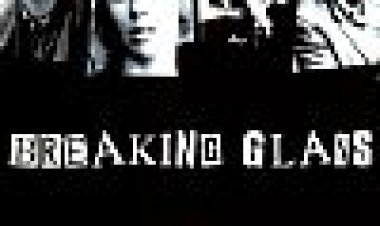 זכוכית שבורה כתובית | Breaking Glass Subtitle